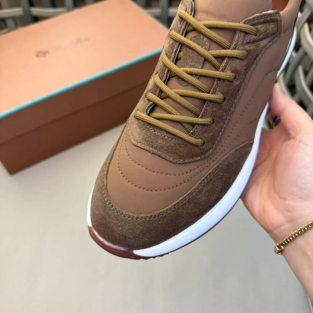 Factory price: 460💰Loro men's shoes💰iana WeekendWalk men's waterproof sports shoes! Waterproof canvas warm men's shoes, the lightest L men's shoes in history 💰jogging shoes, the upper is made of Wind microfiber with StormSystem® waterproof and windproof treatment and goatskin, which is waterproof and warm. There will be a little wrinkle on the upper, which is normal because the waterproof fabric is very soft and the exquisite carving is very challenging. Craftsmanship and lathe workmanship, the lining is made of cloth for a warmer and more comfortable fit, and the Kummel-colored rubber outsole is made of lightweight material: this structure ensures proper weight distribution during walking, improves shock absorption and rebound, enhances grip and stability, and the eyelets and upper back of the shoe are embellished with light and very comfortable shoes! Packed in the original box at the counter, multiple colors available! Size: 39-40-41-42-43-44 45 standard leather shoe size